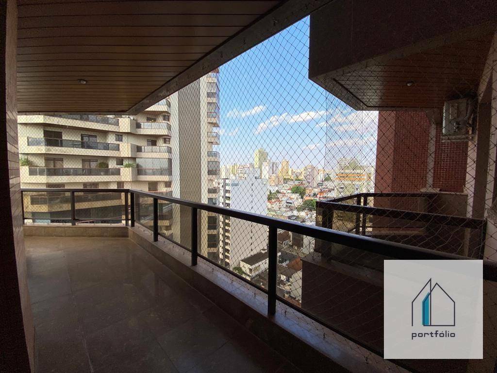 Apartamento à venda com 3 quartos, 220m² - Foto 4