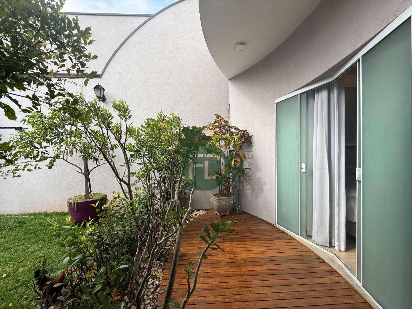 Casa à venda com 3 quartos, 225m² - Foto 5