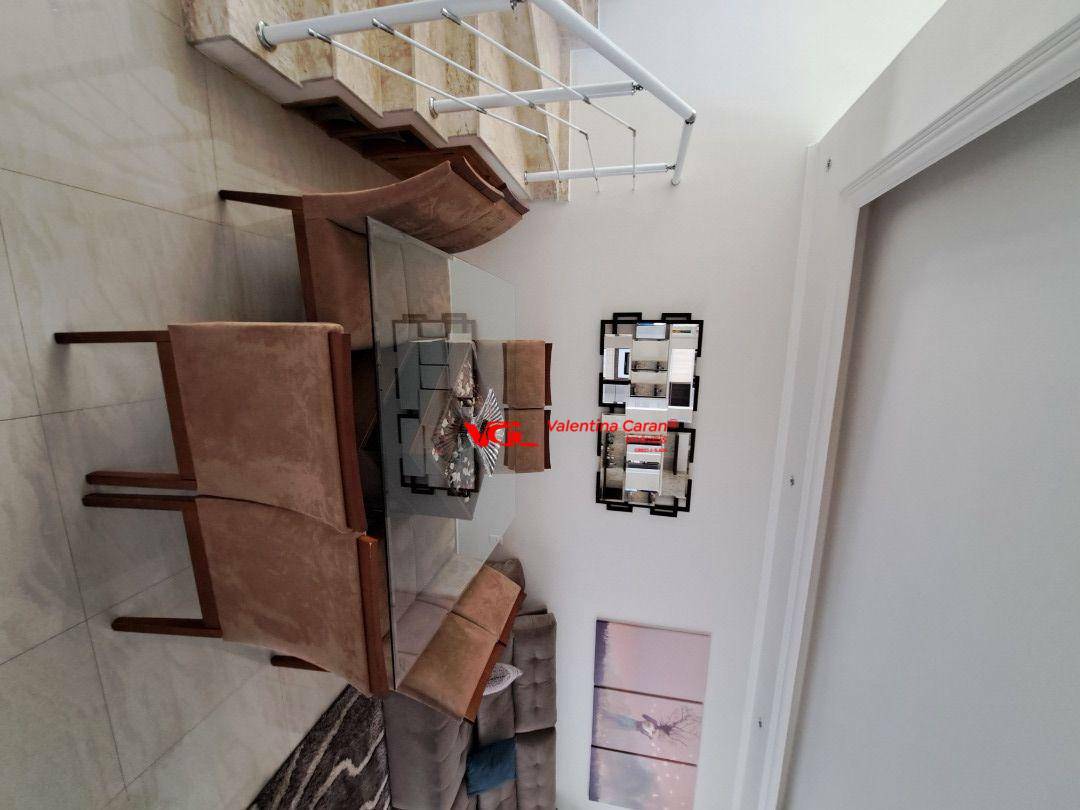 Sobrado à venda com 3 quartos, 216m² - Foto 1