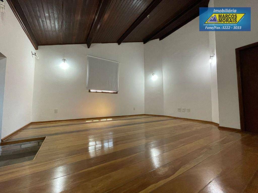 Casa para alugar com 4 quartos, 460m² - Foto 22