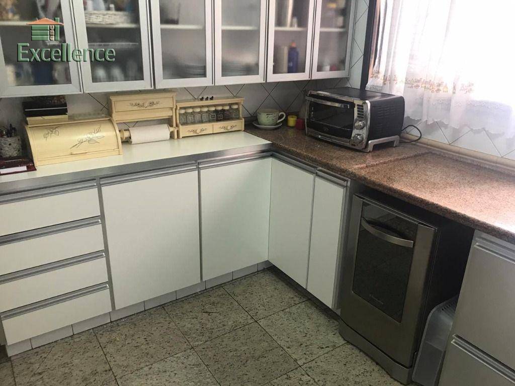 Apartamento à venda com 4 quartos, 230m² - Foto 11