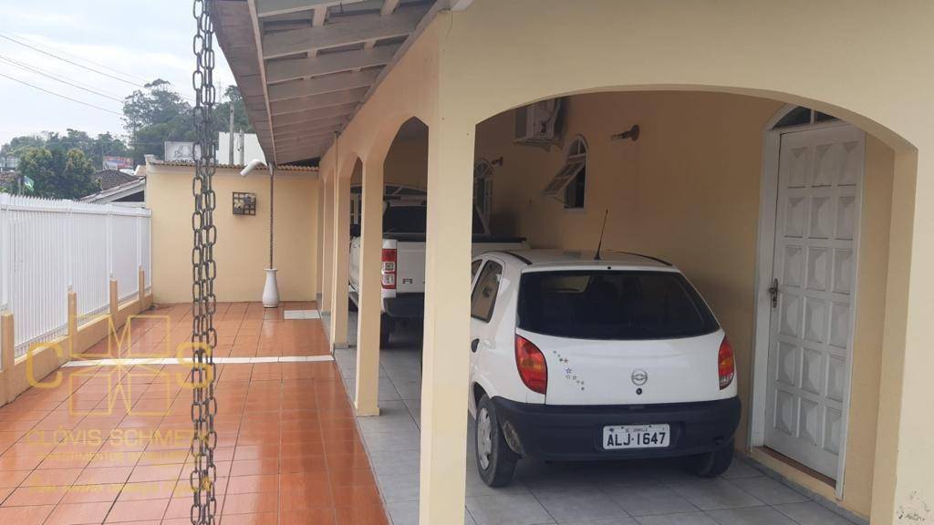 Casa à venda com 4 quartos, 200m² - Foto 4