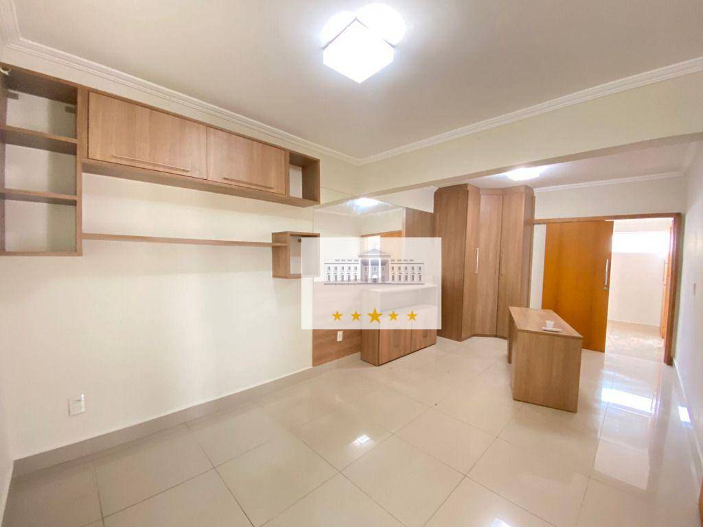 Sobrado à venda com 3 quartos, 254m² - Foto 2