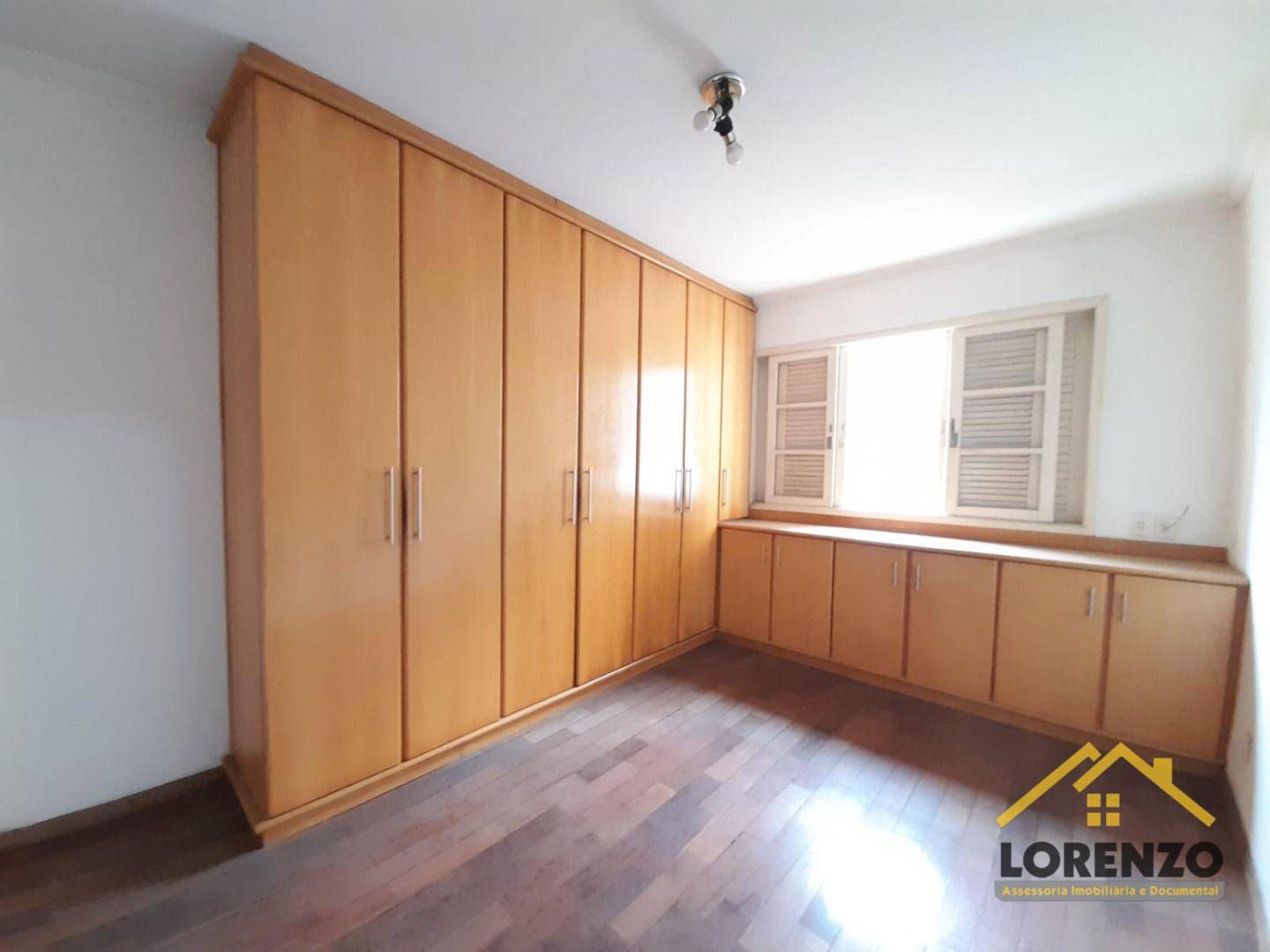 Casa à venda com 3 quartos, 348m² - Foto 9