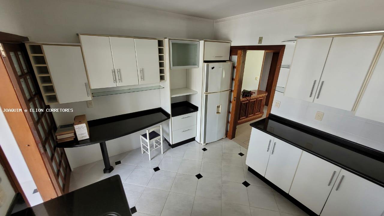 Apartamento à venda com 4 quartos, 224m² - Foto 13