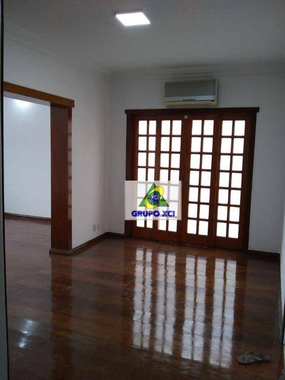 Casa à venda com 3 quartos, 219m² - Foto 4