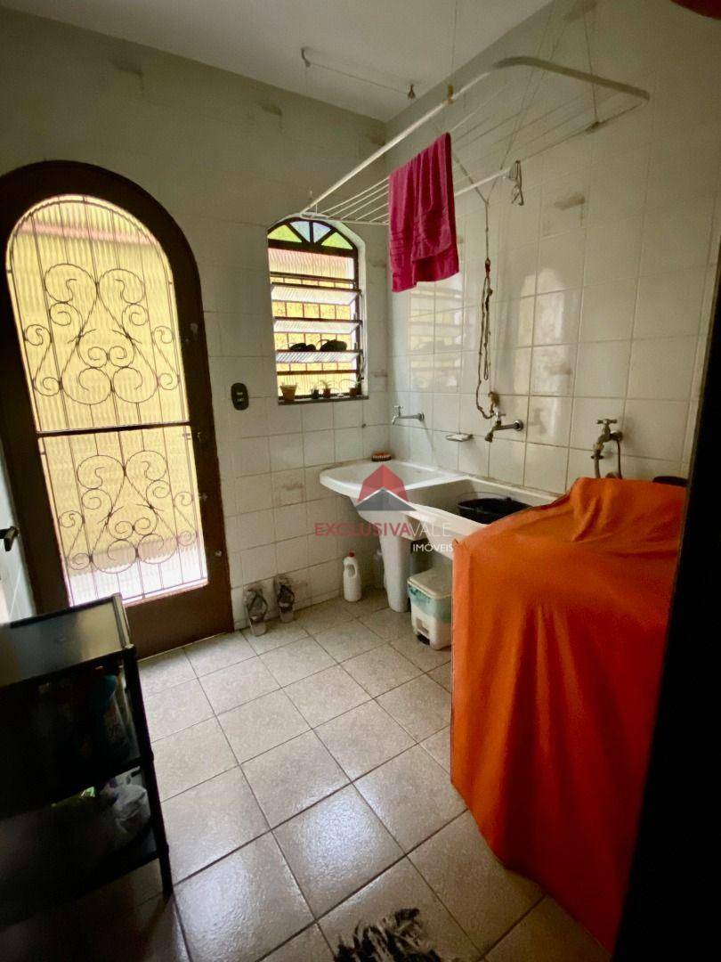 Casa à venda com 4 quartos, 326m² - Foto 32