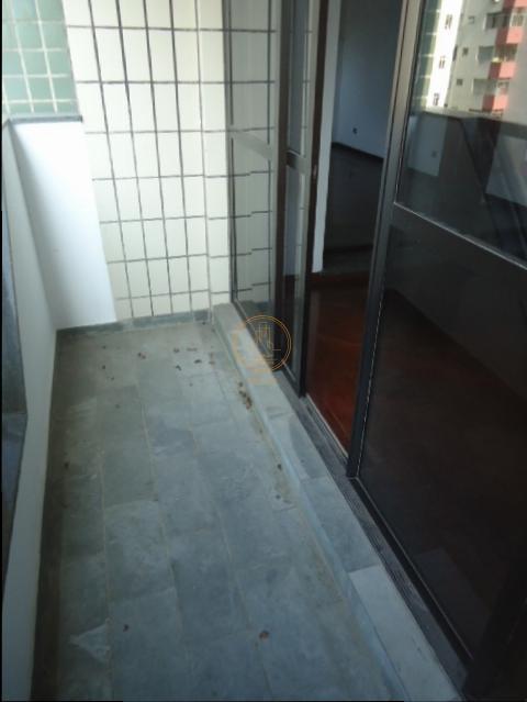 Apartamento à venda com 3 quartos, 220m² - Foto 6