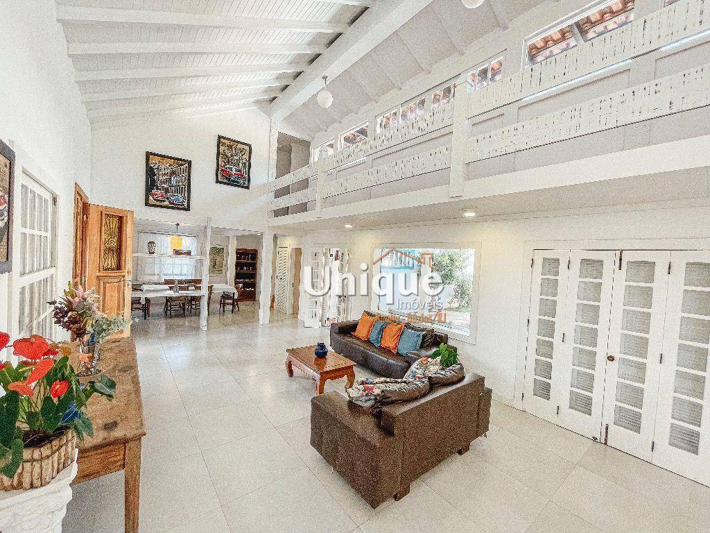 Casa à venda com 6 quartos, 400m² - Foto 6