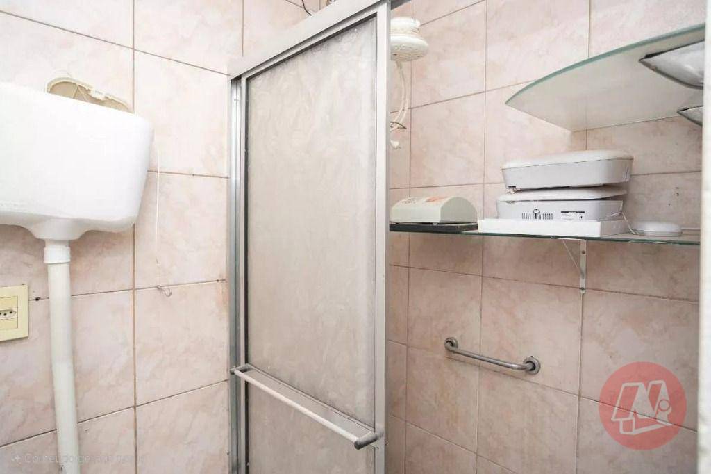 Casa para alugar com 4 quartos, 220m² - Foto 23