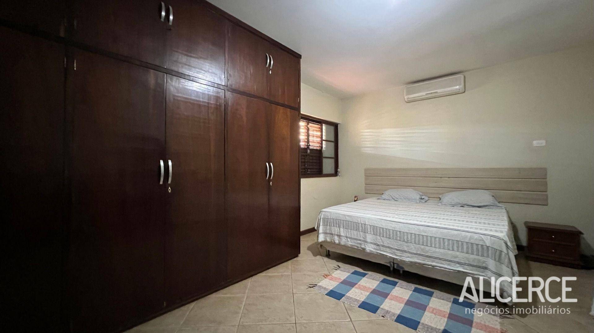 Casa à venda com 3 quartos, 264m² - Foto 25