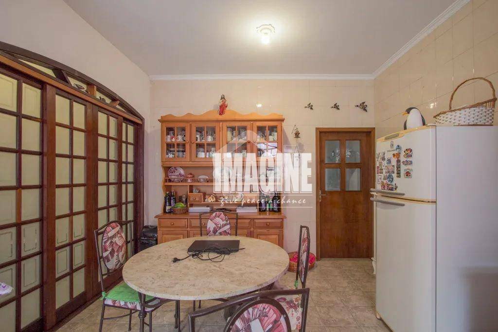 Sobrado à venda com 3 quartos, 300m² - Foto 18