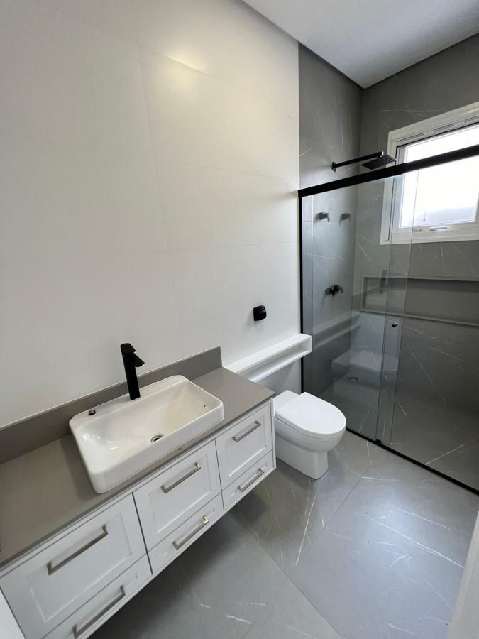 Casa de Condomínio à venda com 3 quartos, 360m² - Foto 19