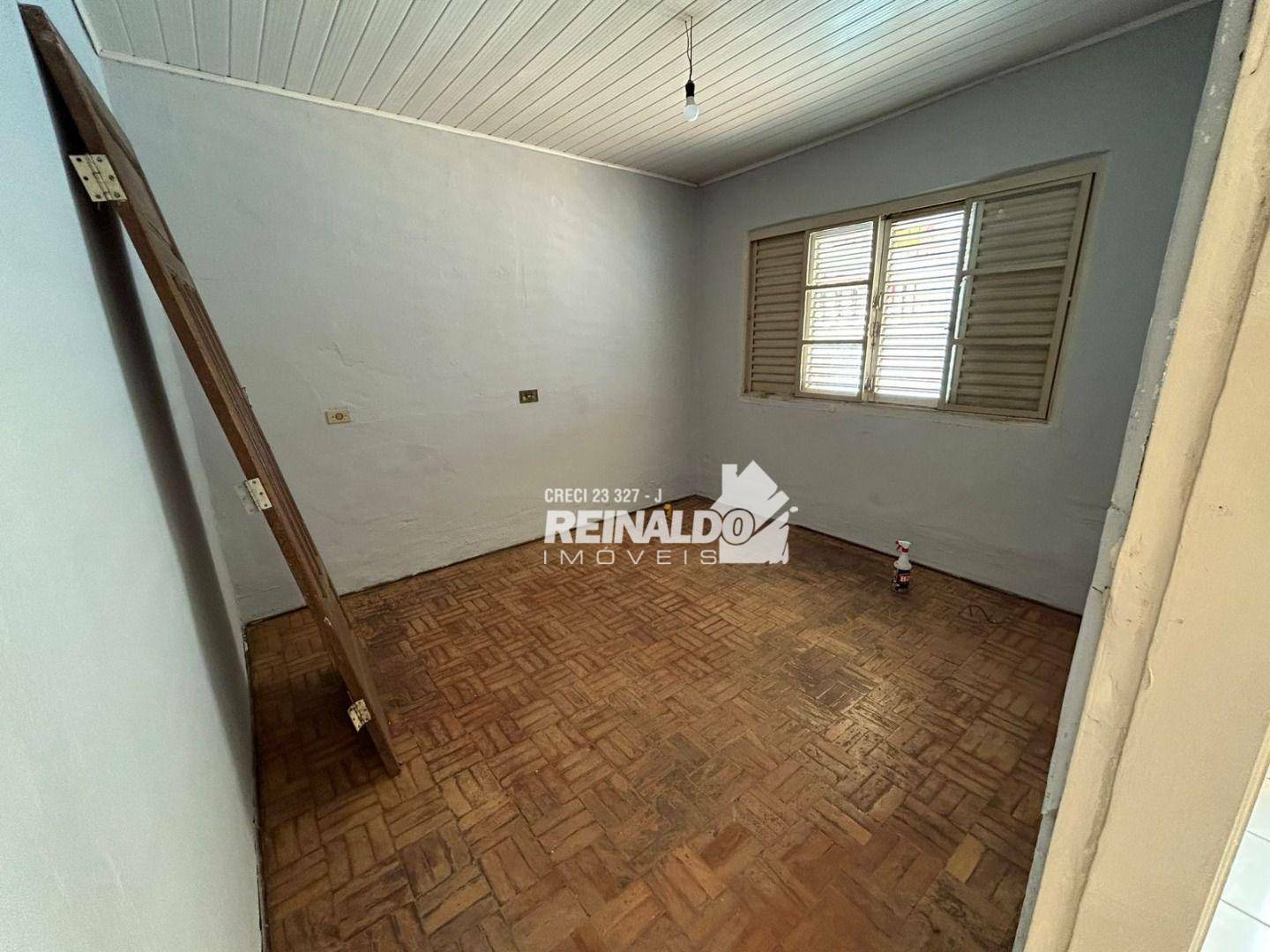 Casa à venda e aluguel com 3 quartos, 150m² - Foto 3