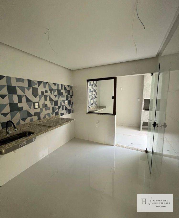 Casa à venda com 4 quartos, 137m² - Foto 5