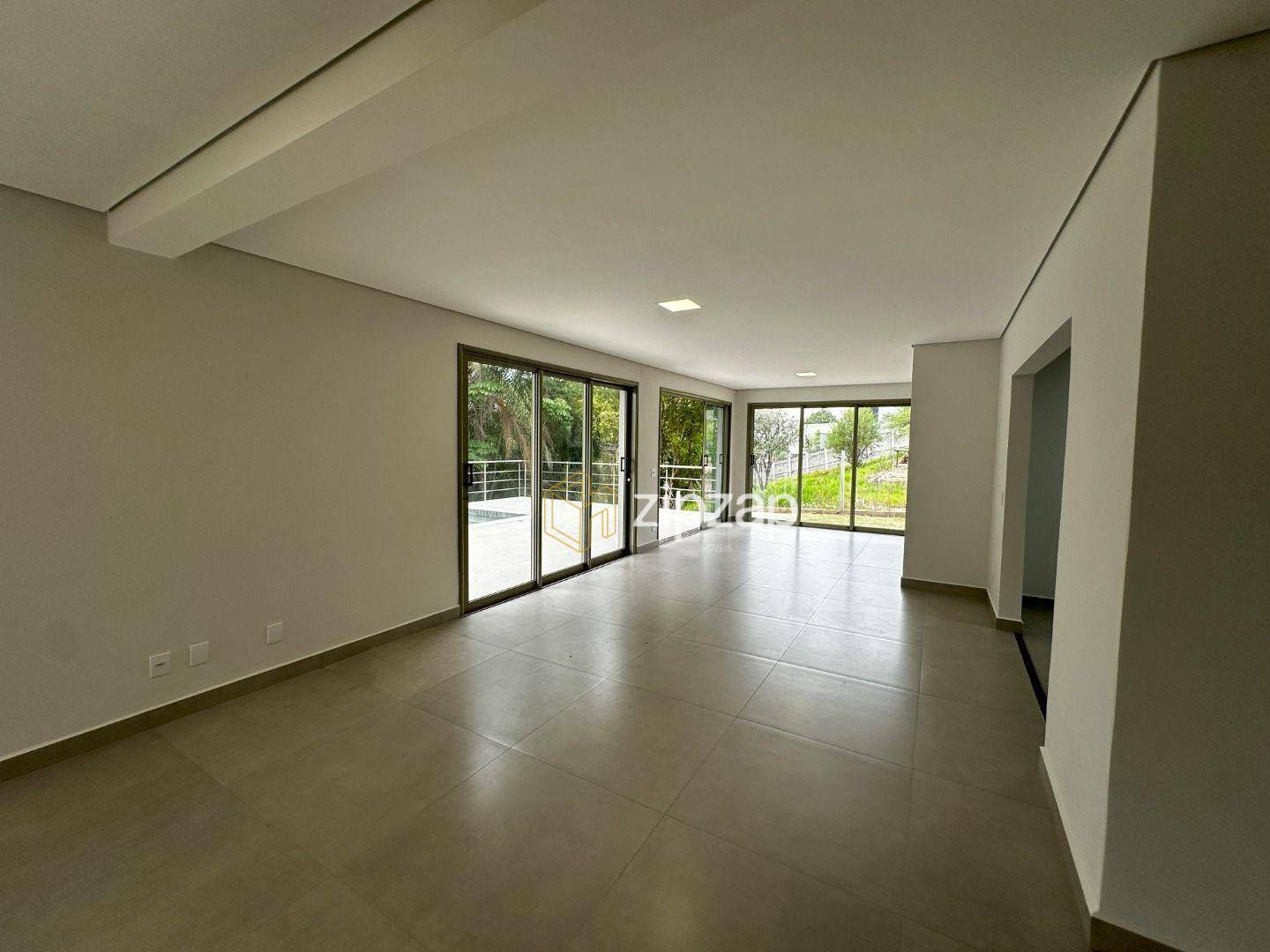 Casa à venda com 4 quartos, 300m² - Foto 3