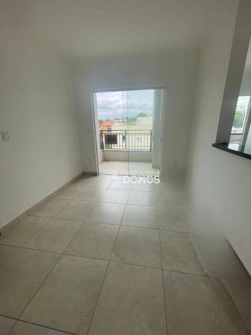 Apartamento à venda com 2 quartos, 67m² - Foto 11