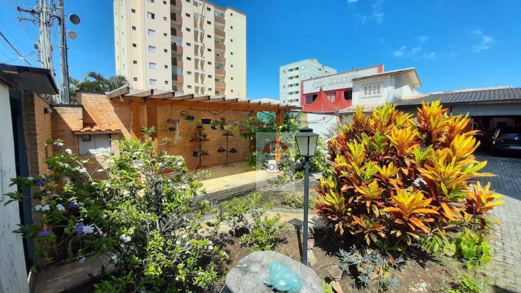 Casa à venda com 4 quartos, 800m² - Foto 3