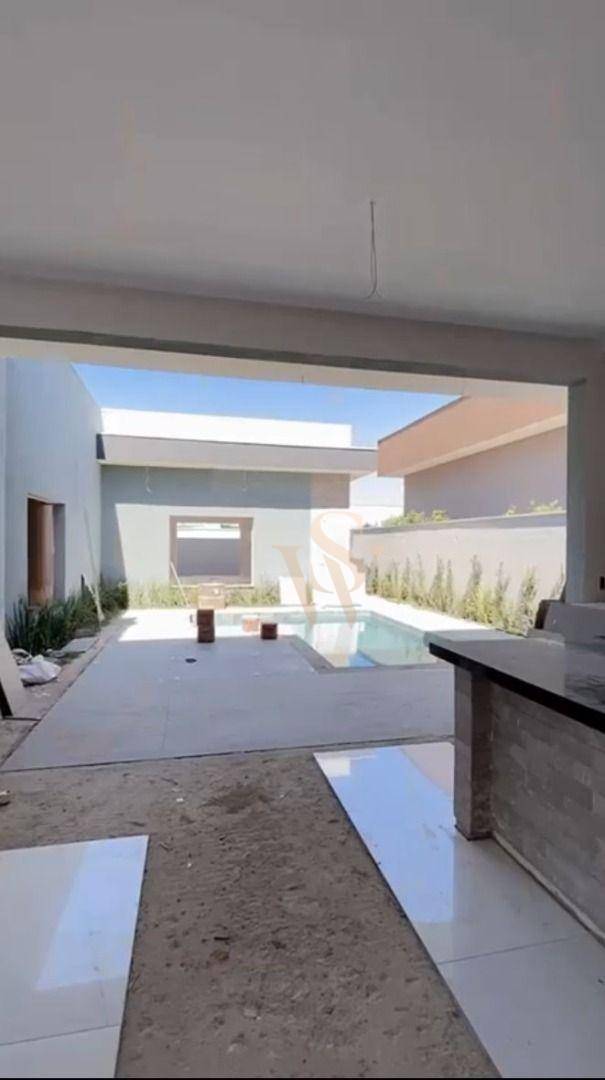 Casa à venda com 3 quartos, 257m² - Foto 1