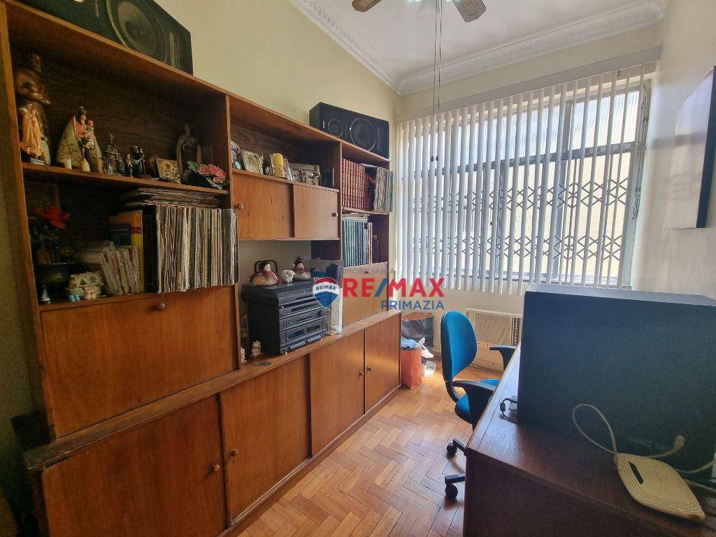 Apartamento à venda com 2 quartos, 71m² - Foto 4