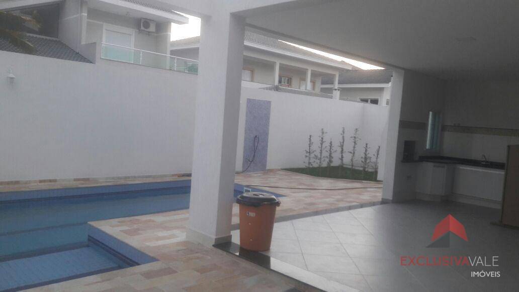 Casa de Condomínio à venda com 3 quartos, 400m² - Foto 4