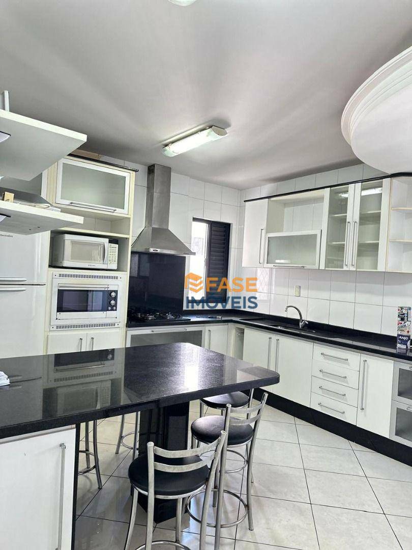 Apartamento à venda com 3 quartos, 155m² - Foto 6