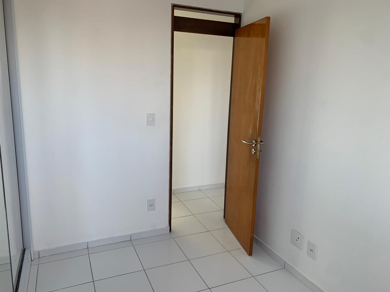 Apartamento à venda com 3 quartos, 150m² - Foto 2