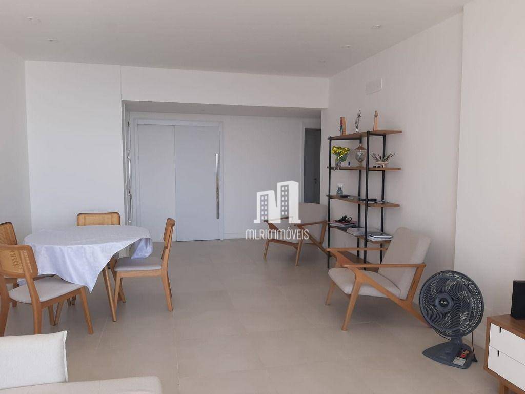 Apartamento à venda com 3 quartos, 140m² - Foto 3