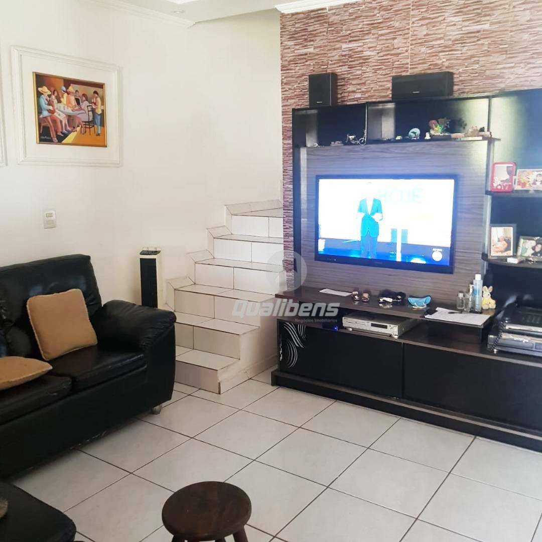 Sobrado à venda com 2 quartos, 65m² - Foto 1