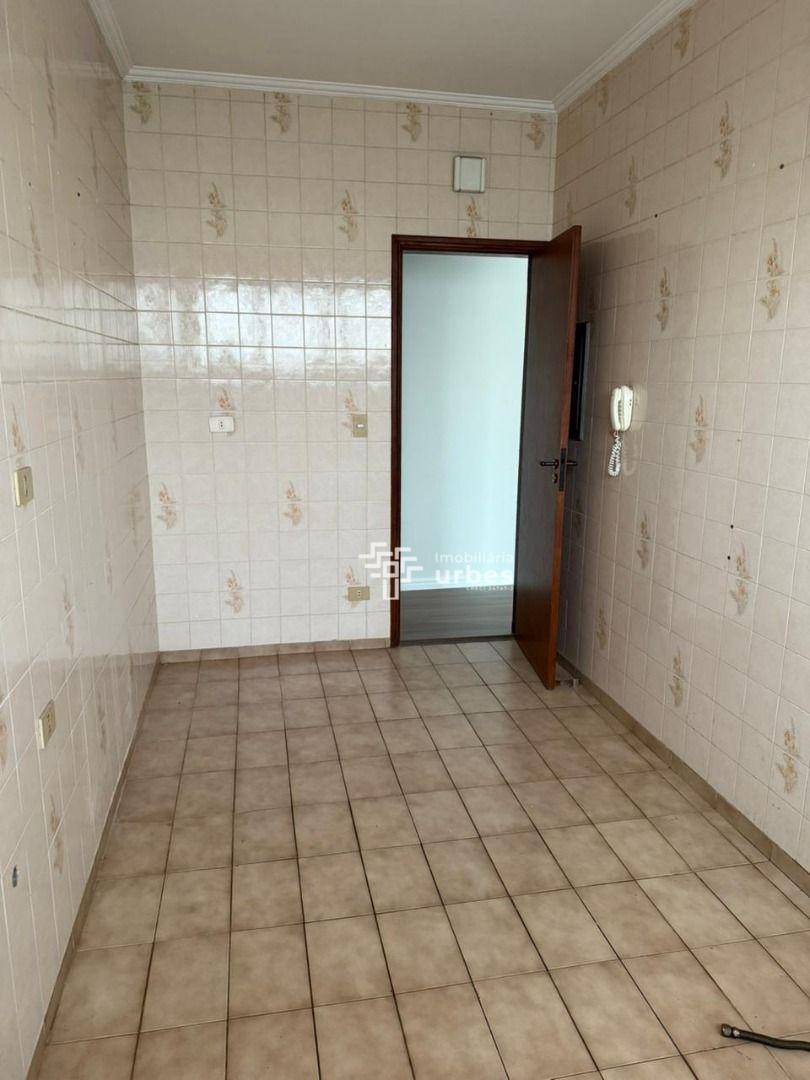 Apartamento para alugar com 3 quartos, 115m² - Foto 3