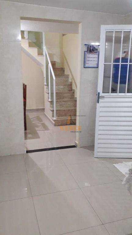 Sobrado à venda com 3 quartos, 230m² - Foto 3