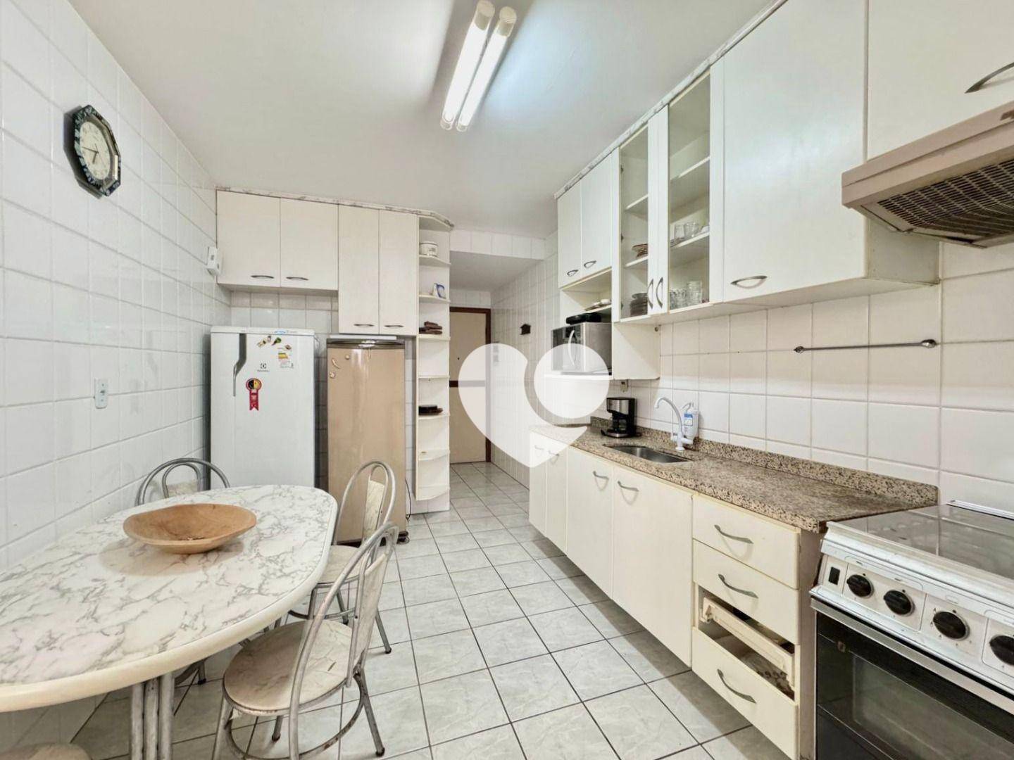 Apartamento à venda com 3 quartos, 129m² - Foto 7