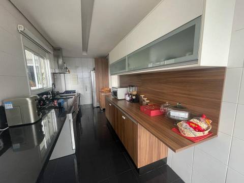 Apartamento à venda com 4 quartos, 304m² - Foto 2