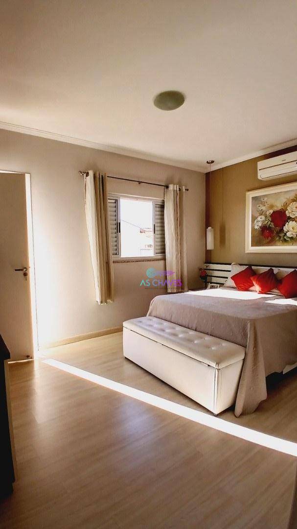 Casa à venda com 4 quartos, 432m² - Foto 15
