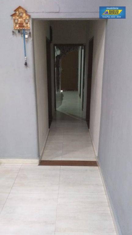 Chácara à venda com 3 quartos, 243m² - Foto 11