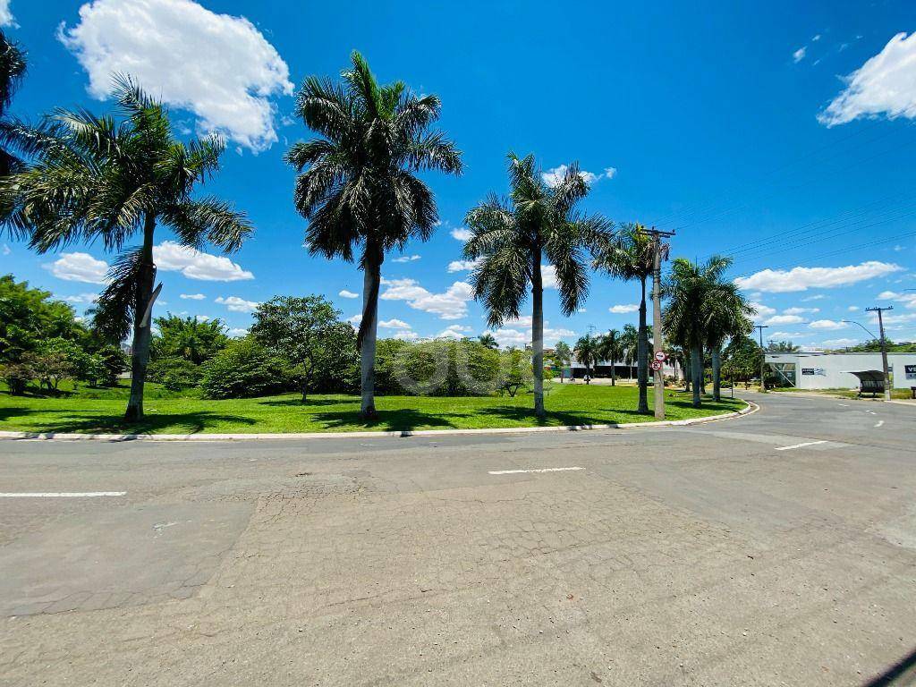 Casa de Condomínio para alugar com 4 quartos, 258m² - Foto 60