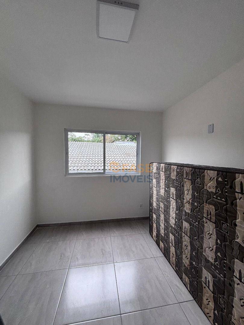Casa à venda com 2 quartos, 1m² - Foto 12