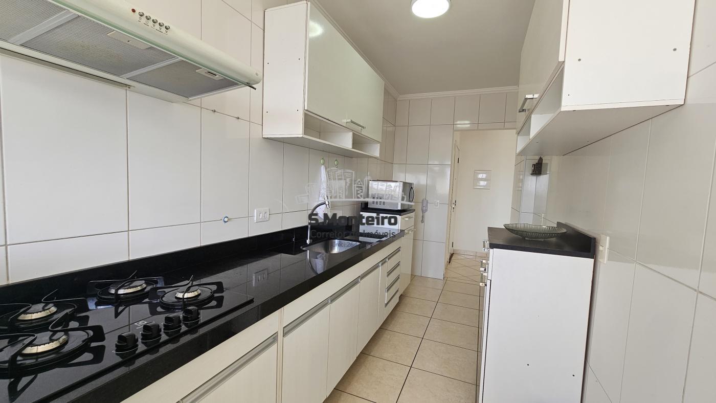 Apartamento à venda com 2 quartos, 72m² - Foto 5