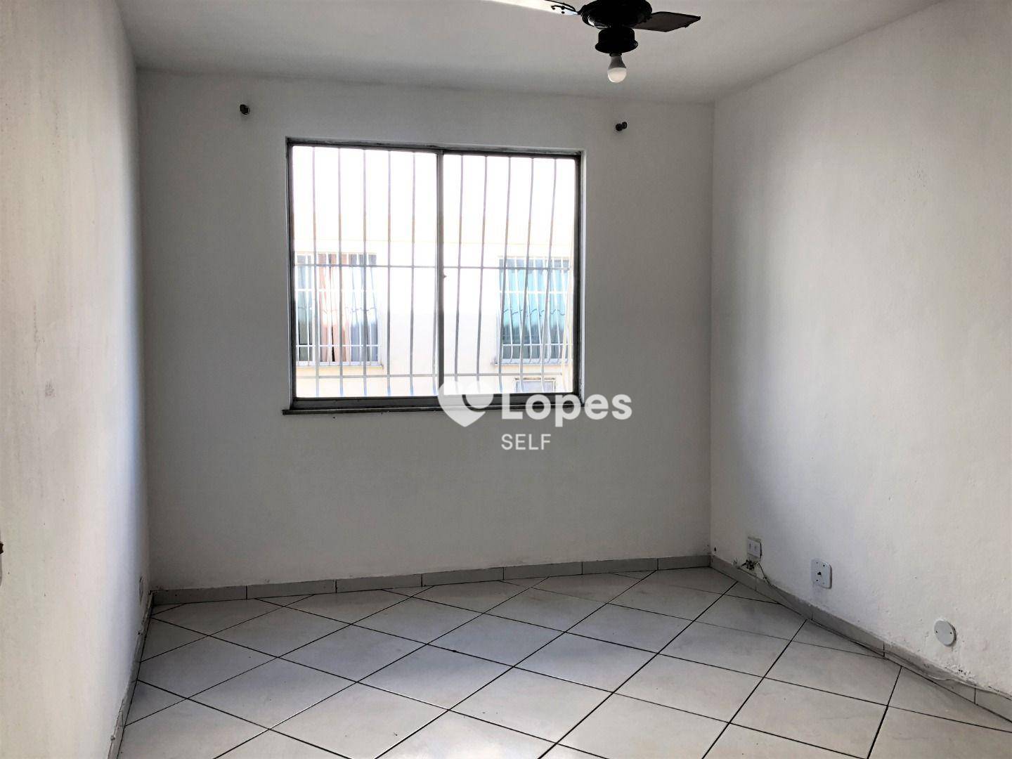 Apartamento à venda com 2 quartos, 60m² - Foto 2