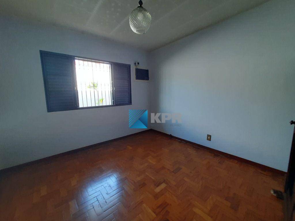 Casa à venda com 3 quartos, 185m² - Foto 3