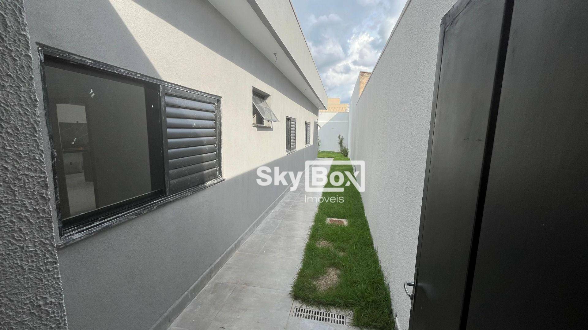 Casa à venda com 3 quartos, 145m² - Foto 2