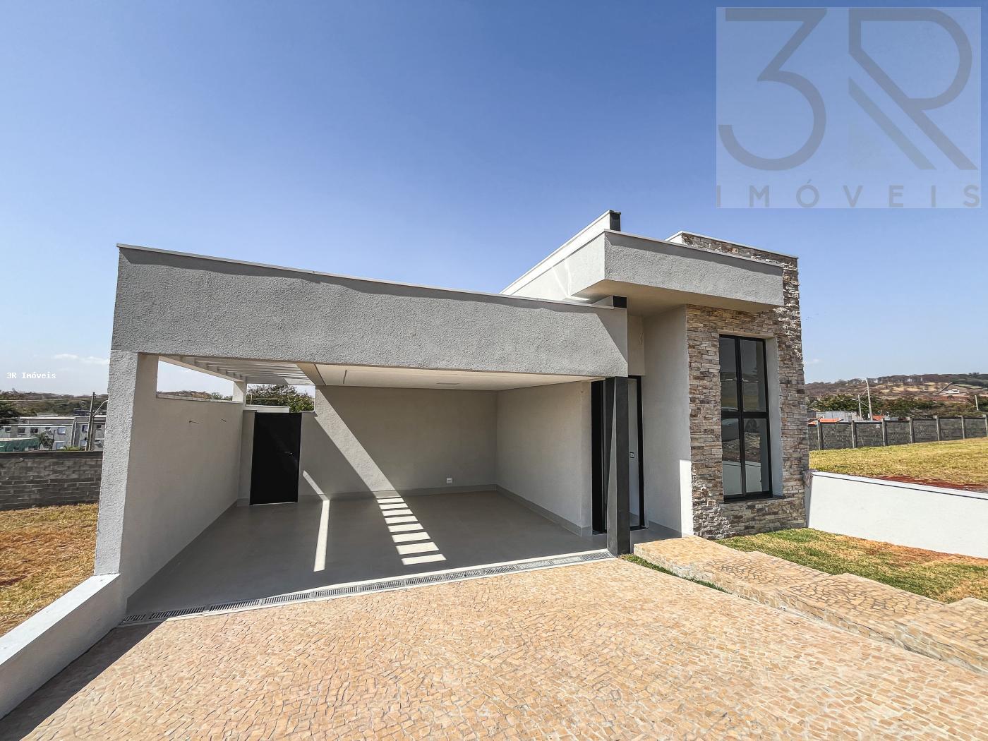 Casa de Condomínio à venda com 3 quartos, 255m² - Foto 2