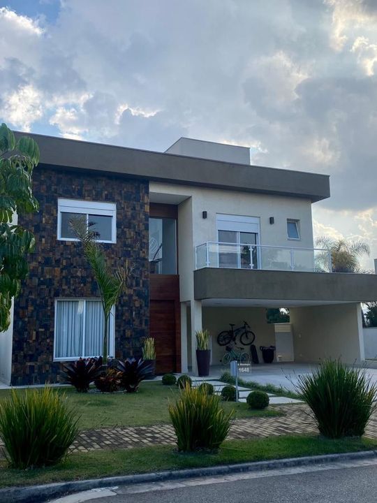 Casa de Condomínio à venda com 4 quartos, 309m² - Foto 1