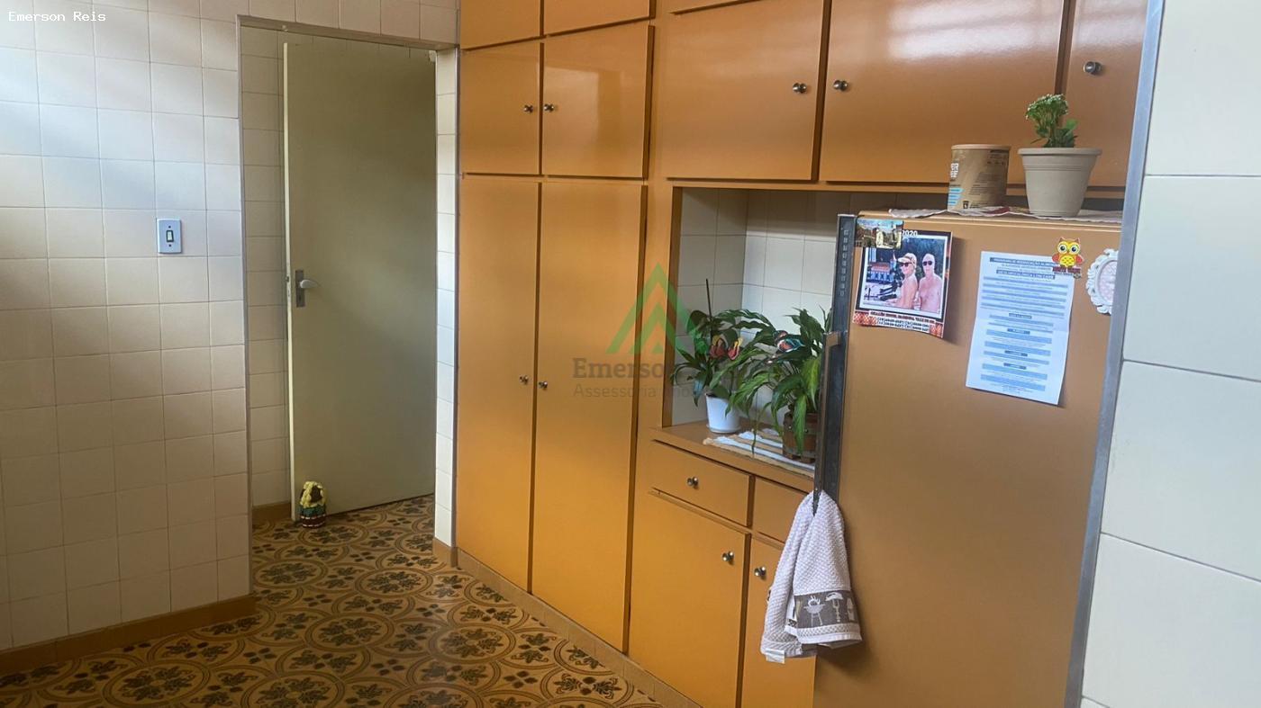 Casa à venda com 4 quartos, 280m² - Foto 8