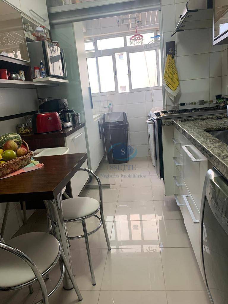 Apartamento à venda com 3 quartos, 70m² - Foto 4