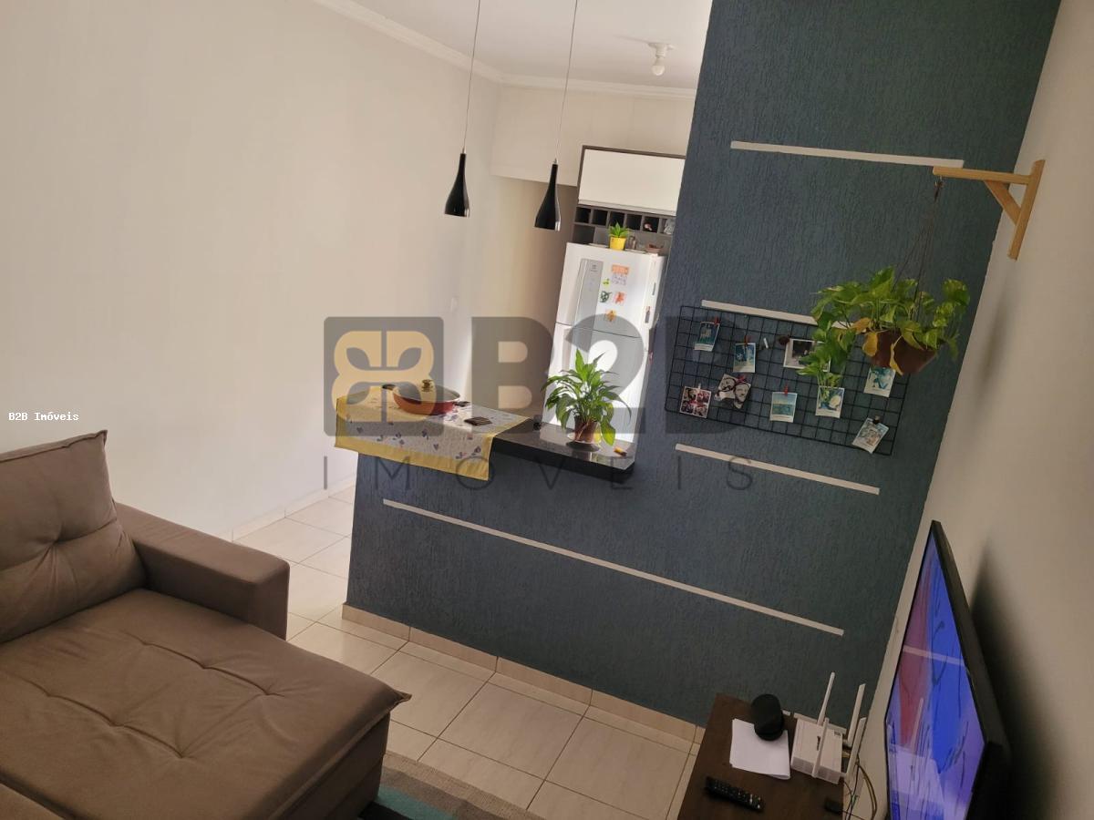 Casa à venda com 2 quartos, 100m² - Foto 3