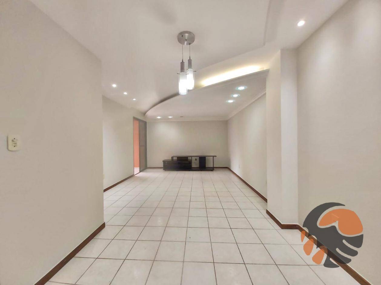 Apartamento à venda com 3 quartos, 94m² - Foto 1