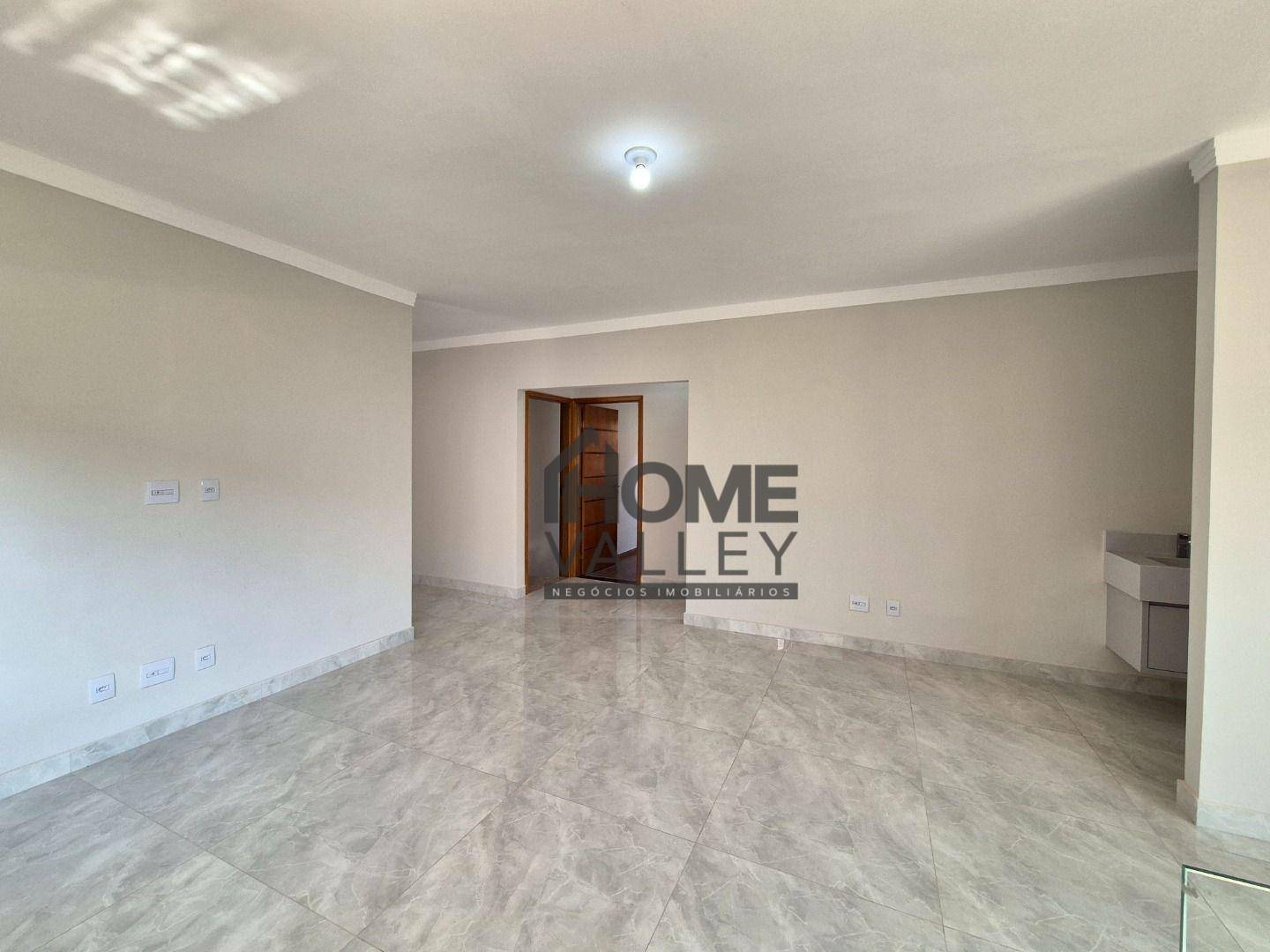 Casa de Condomínio à venda com 3 quartos, 200m² - Foto 2