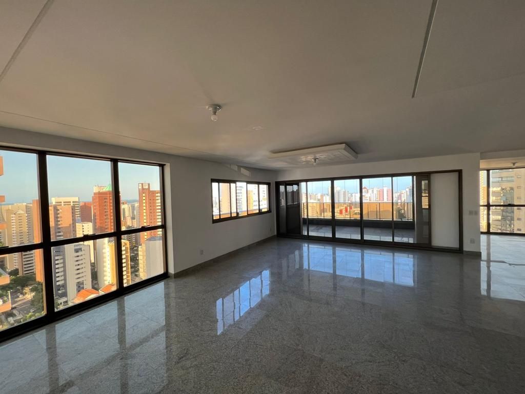 Apartamento à venda com 4 quartos, 300m² - Foto 2