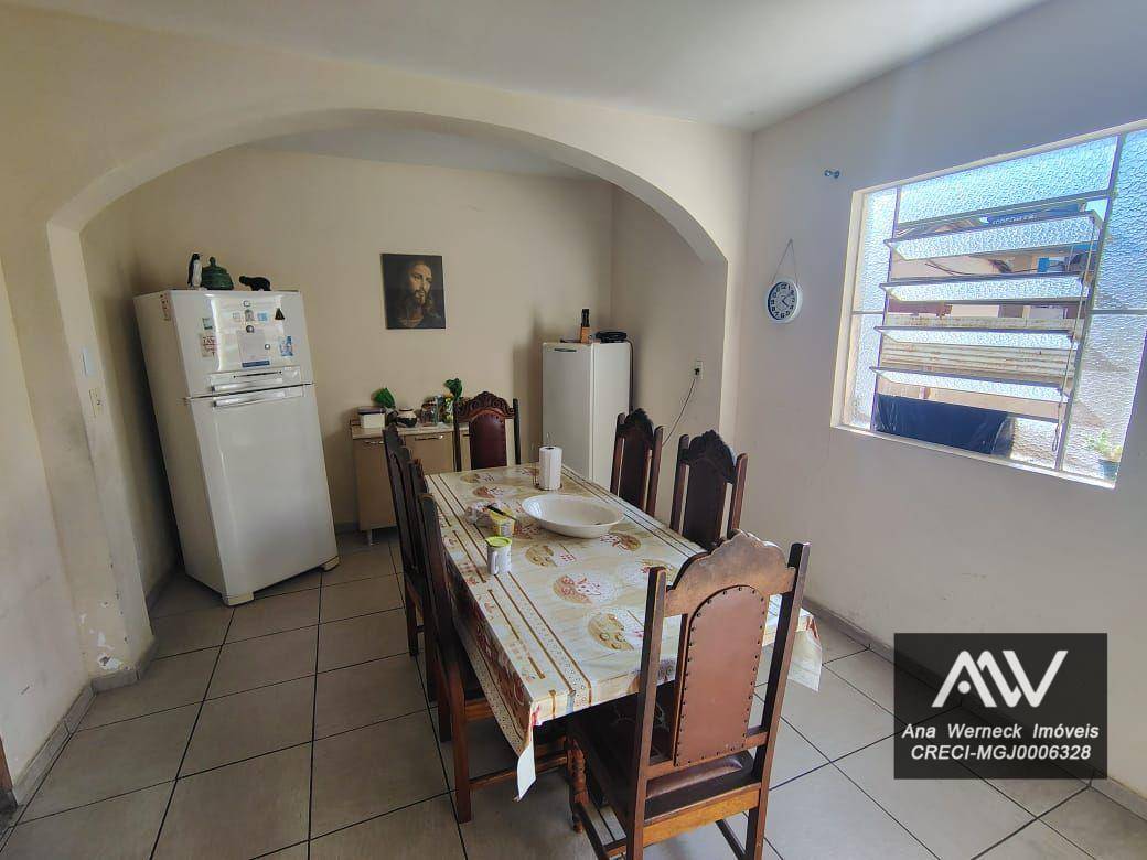 Casa à venda com 8 quartos, 220m² - Foto 16